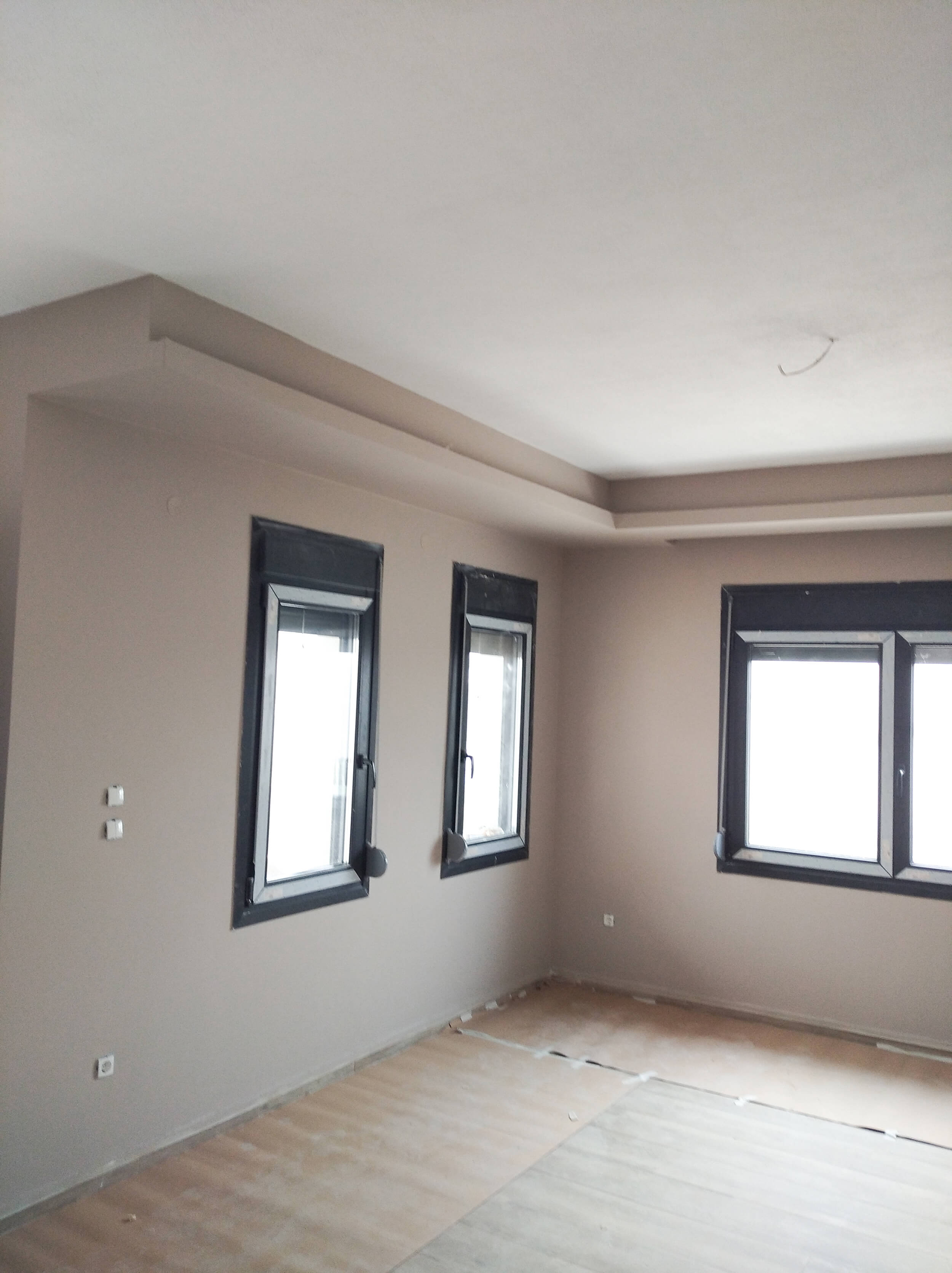 εσωτερικό βάψιμο μονοκατοικίας